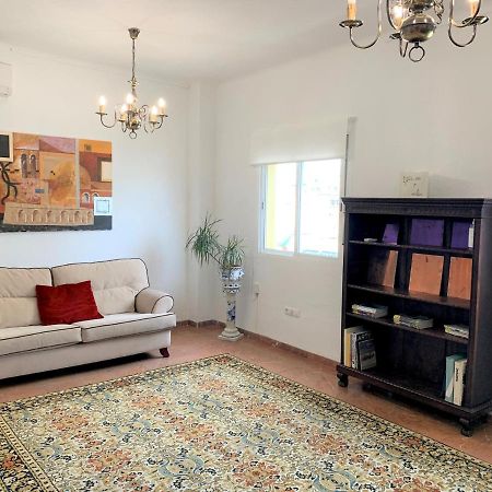 Wide And Traditional- 2Bd 1Bth- Gavidia Seville Exterior photo