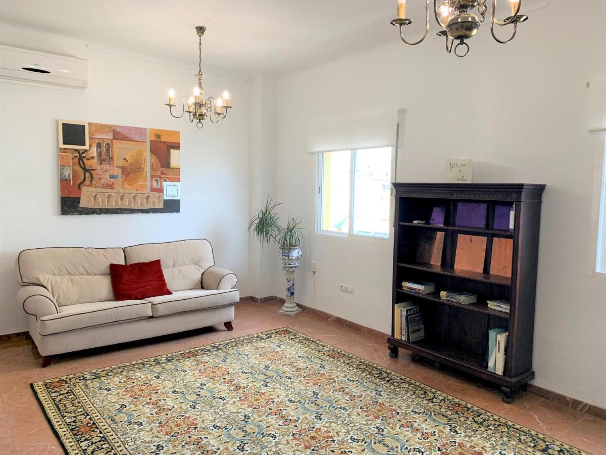 Wide And Traditional- 2Bd 1Bth- Gavidia Seville Exterior photo